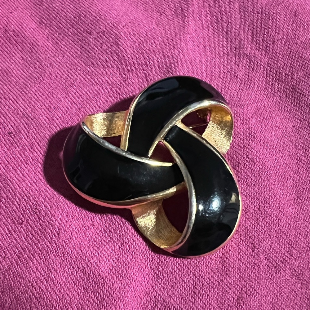 Sophisticated Black and Gold Brooch